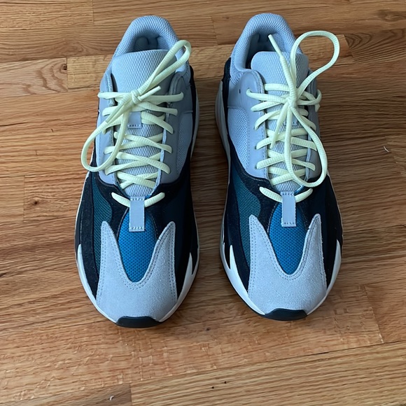 adidas Yeezy 700 Wave Runner - Picture 2 of 4